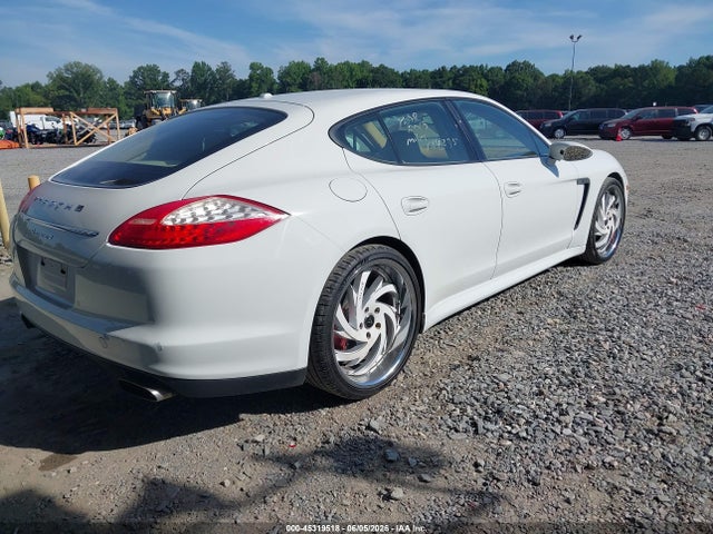 Porsche Panamera 4