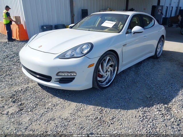 Porsche Panamera 4