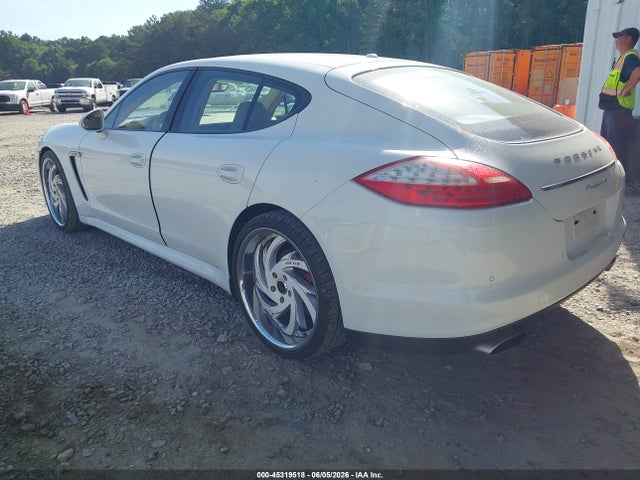 Porsche Panamera 4
