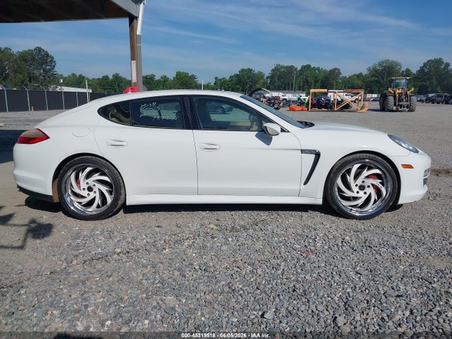 Porsche Panamera 4