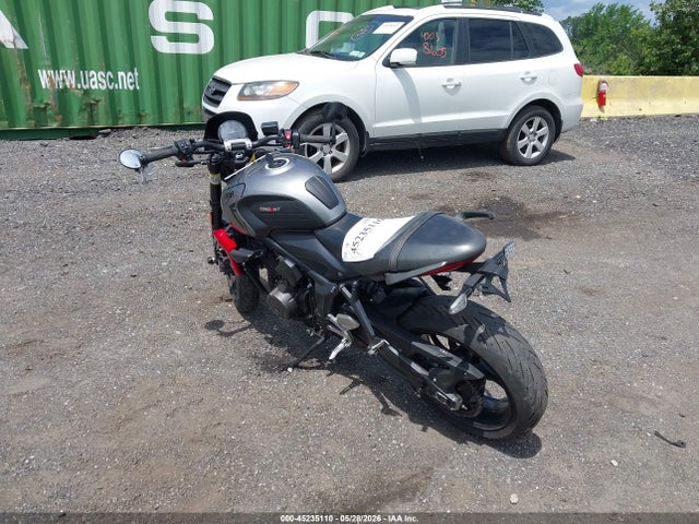 Triumph Trident 660