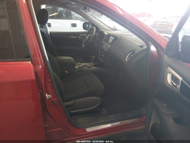 Nissan Pathfinder Sv