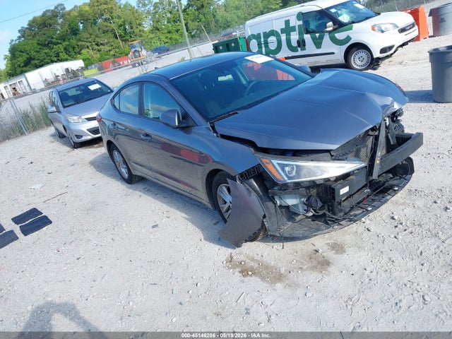 Salvage Hyundai ELANTRA Image