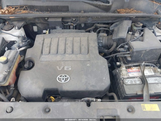 Toyota RAV4 Limited V6