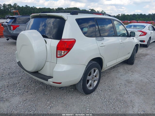 Toyota RAV4 Limited V6