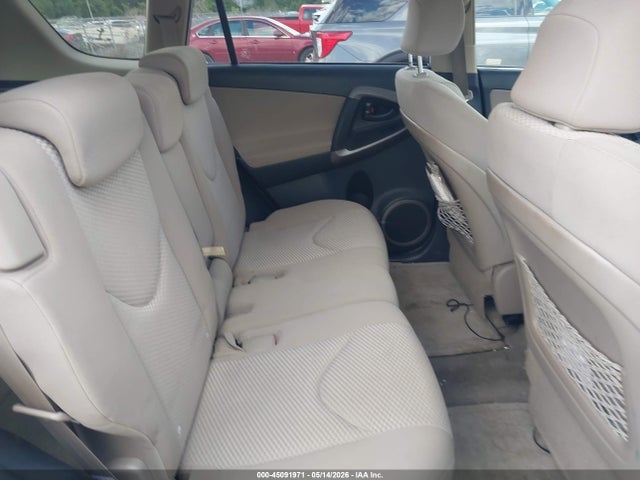 Toyota RAV4 Limited V6