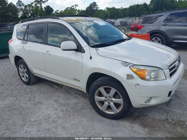 Salvage Toyota RAV4 Image