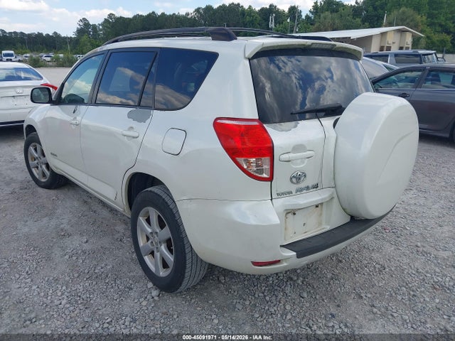 Toyota RAV4 Limited V6