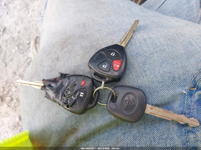 Toyota RAV4 Limited V6
