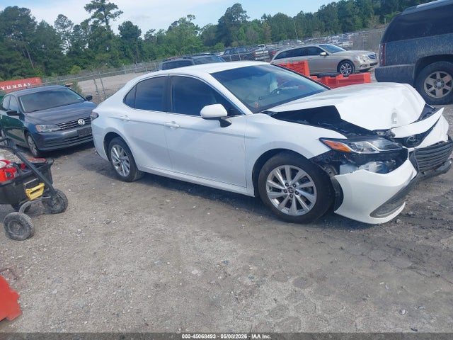 Salvage Toyota Camry Image