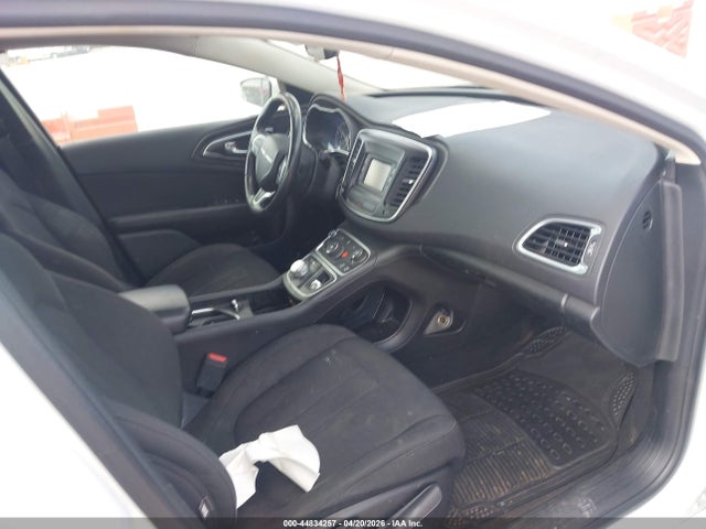 Salvage Chrysler 200 Image