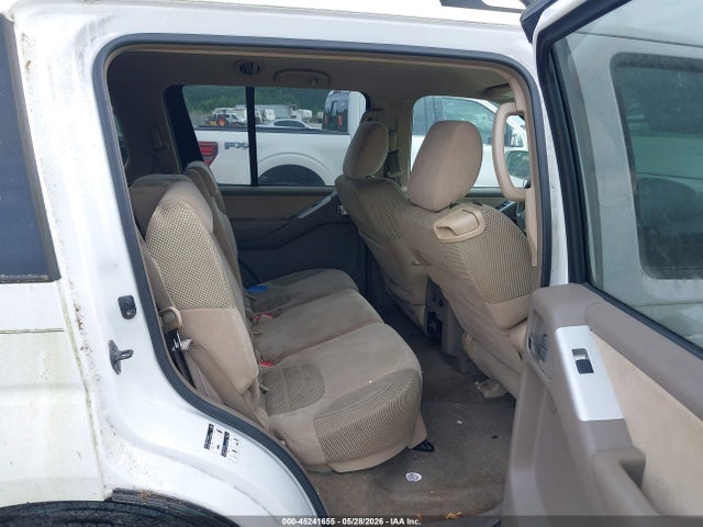 Nissan Pathfinder Se
