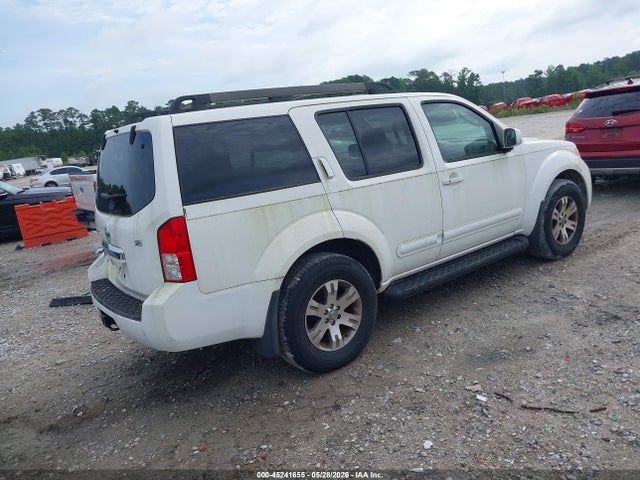 Nissan Pathfinder Se