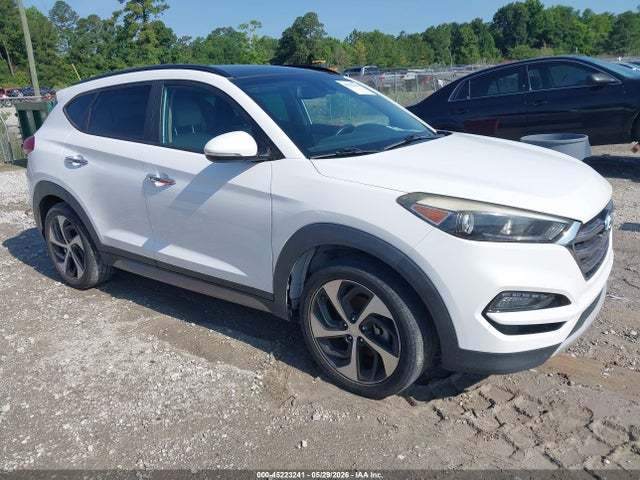 Salvage Hyundai TUCSON Image