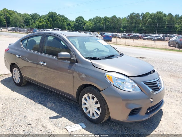 Salvage Nissan Versa Image