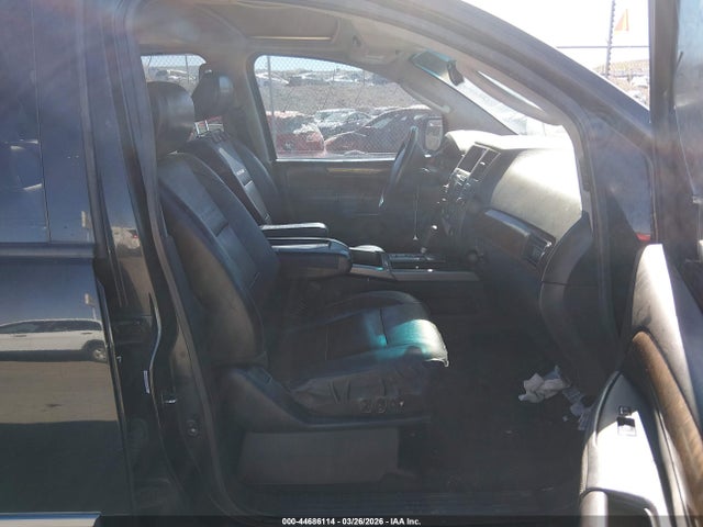 Nissan Armada Platinum
