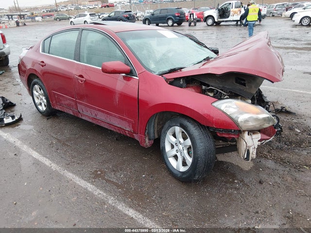 Salvage Nissan Altima Image