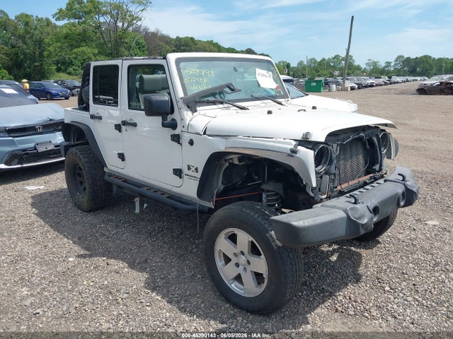 Salvage Jeep Wrangler Image