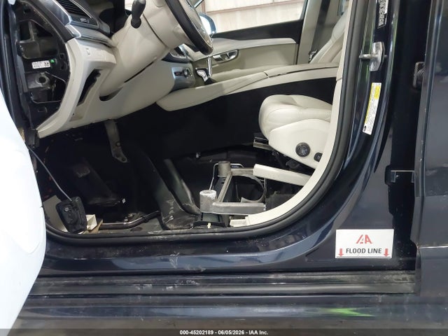 Volvo XC90 T6 Momentum