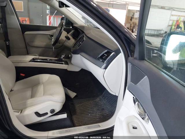 Volvo XC90 T6 Momentum