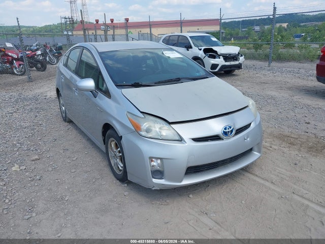 Salvage Toyota Prius Image
