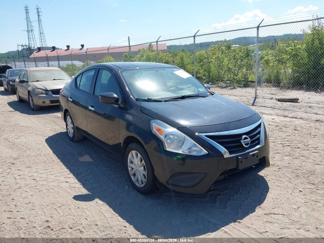Salvage Nissan Versa Image