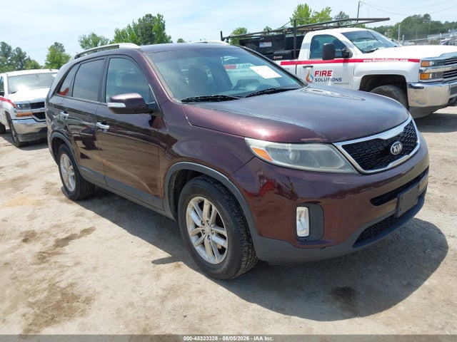 Salvage Kia Sorento Image