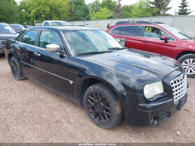 Salvage Chrysler 300c Image