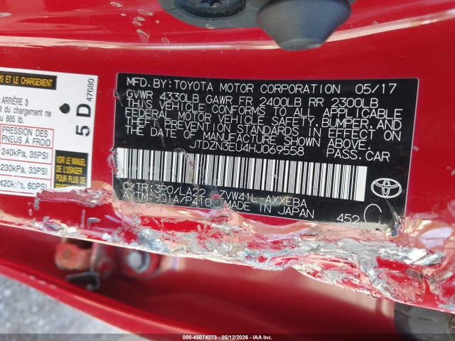 Toyota Prius v Four