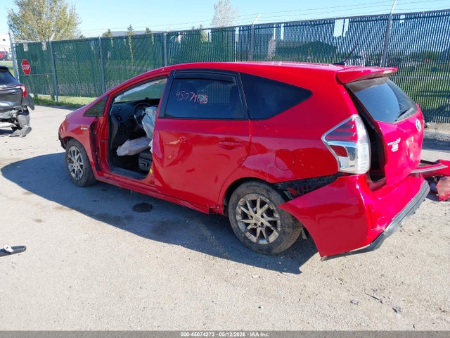 Toyota Prius v Four