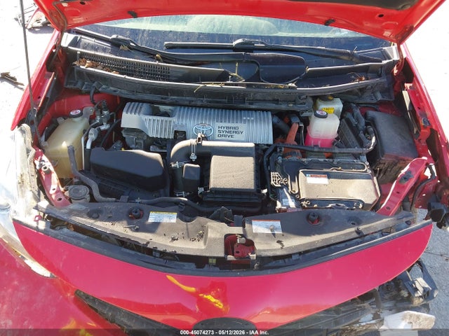 Toyota Prius v Four