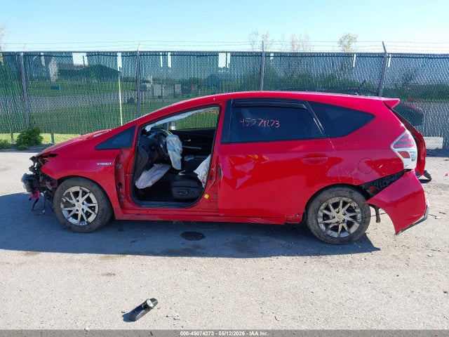 Toyota Prius v Four
