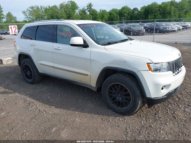 Salvage Jeep Grand Cherokee Image