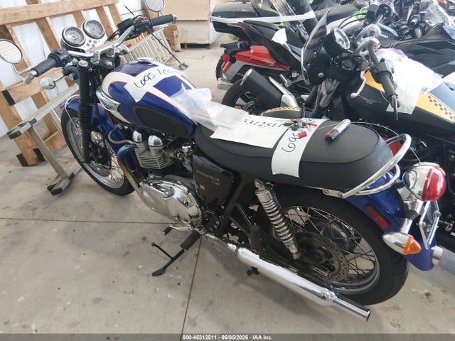 Triumph T100 Bonneville