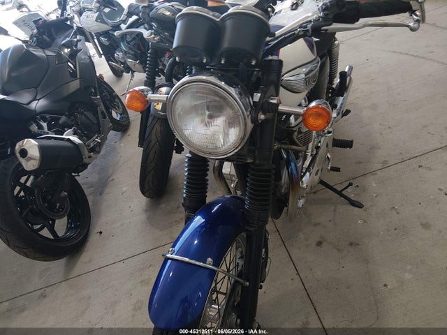 Triumph T100 Bonneville