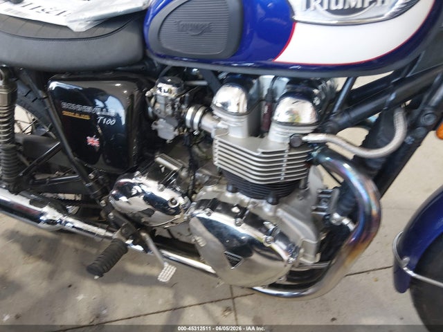 Triumph T100 Bonneville