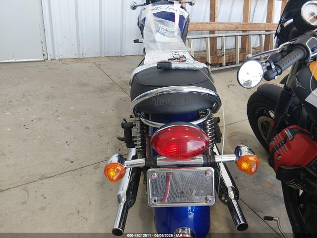 Triumph T100 Bonneville
