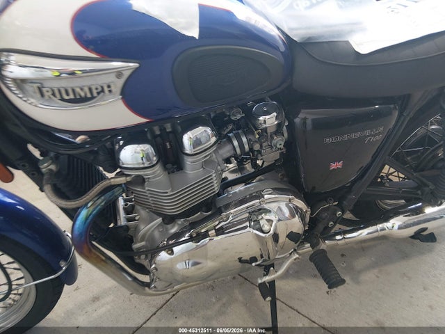 Triumph T100 Bonneville