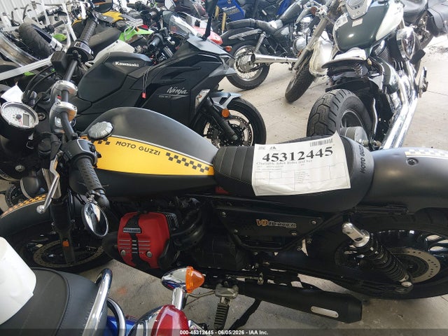 Moto Guzzi V9 Roamer