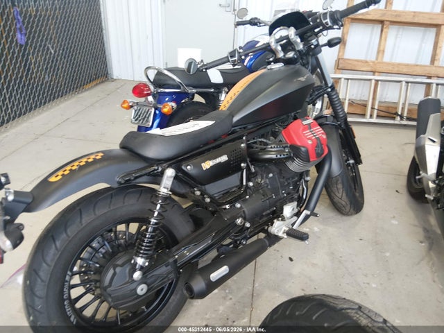 Moto Guzzi V9 Roamer