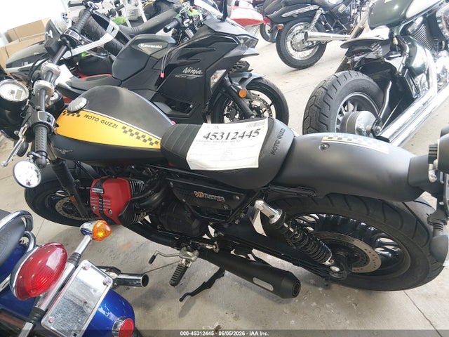 Moto Guzzi V9 Roamer