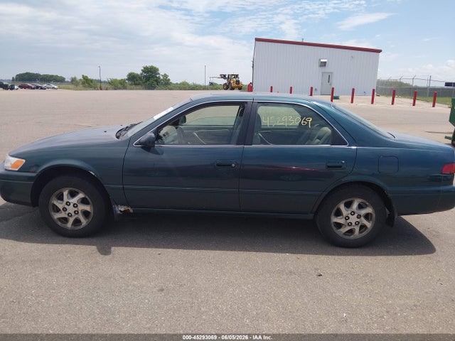 Toyota Camry Xle V6