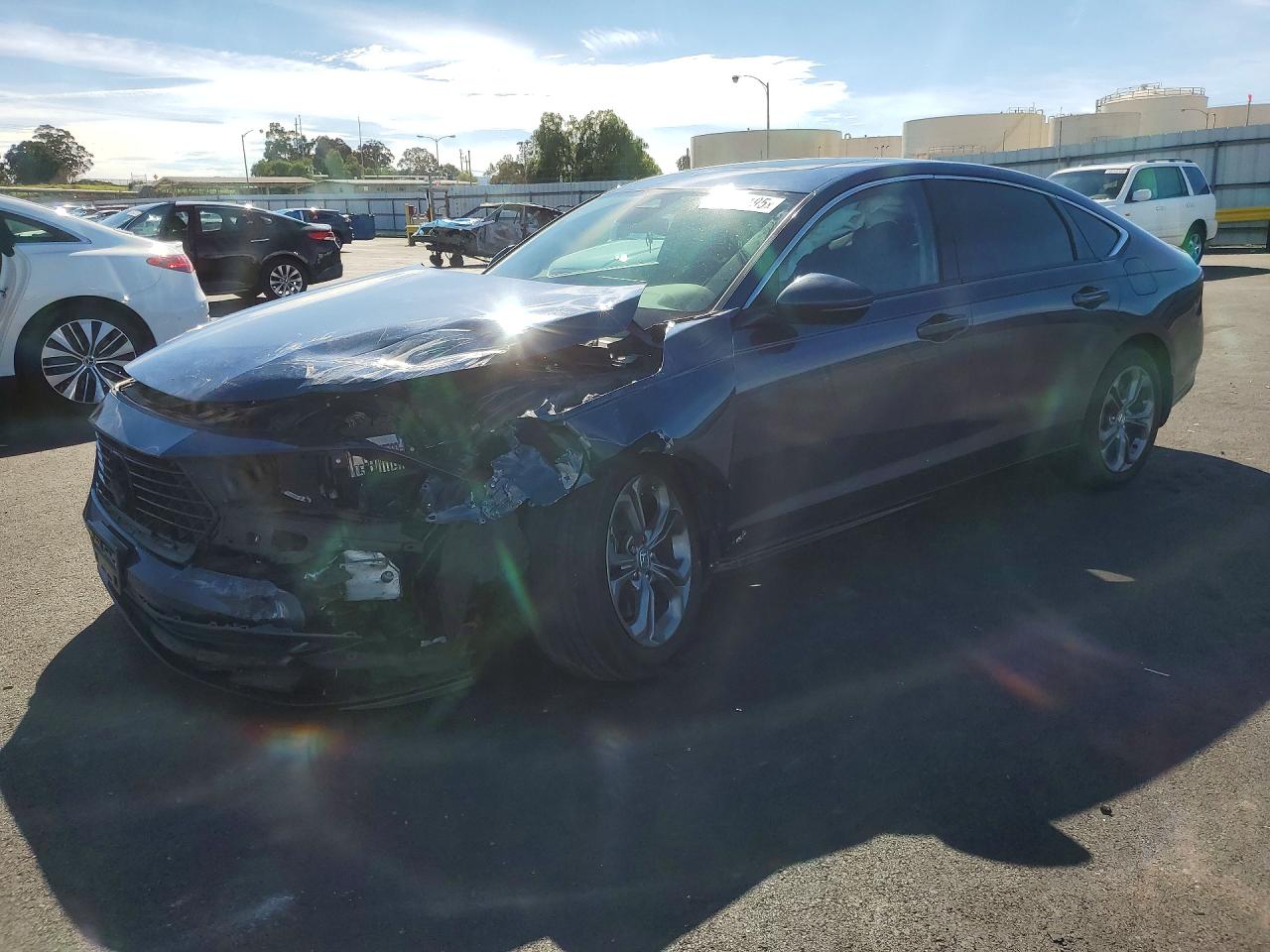 Salvage Honda Accord Image