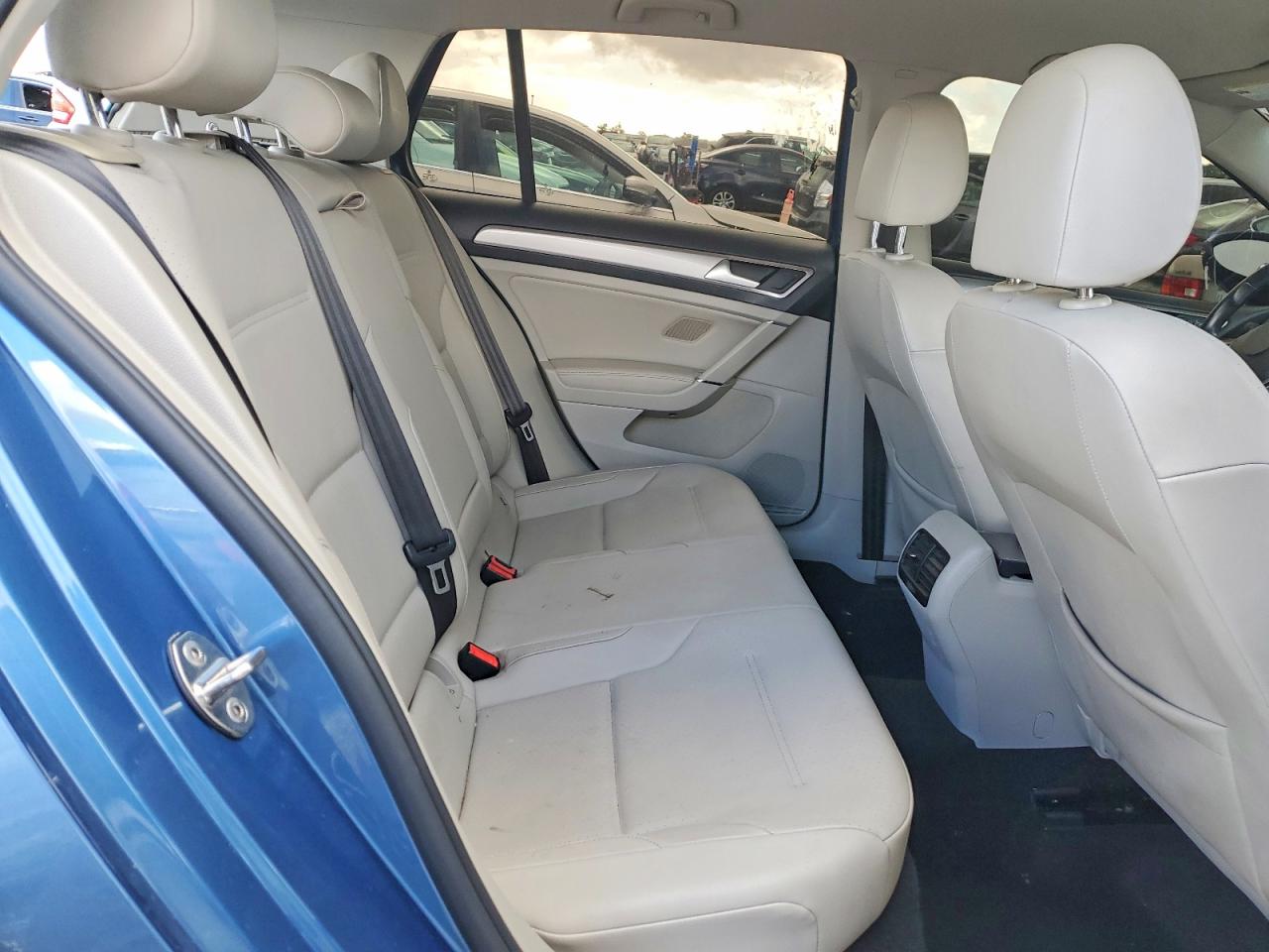 Volkswagen Golf Sel Premium