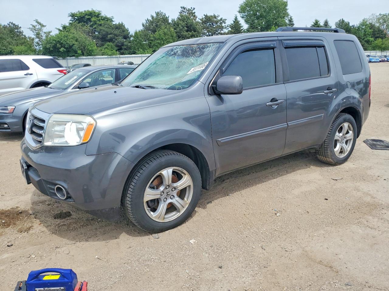 Salvage Honda Pilot Image