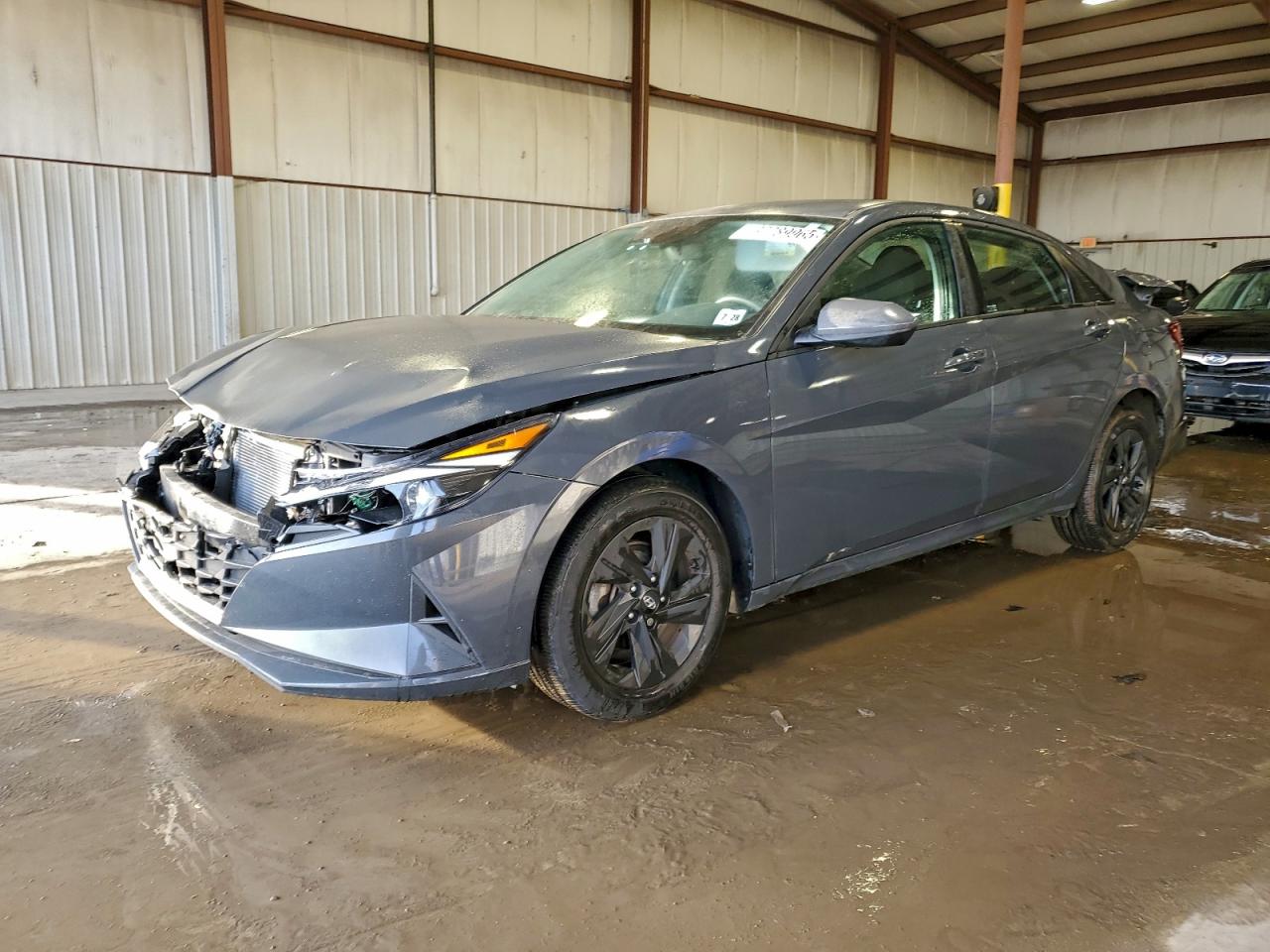 Salvage Hyundai ELANTRA Image