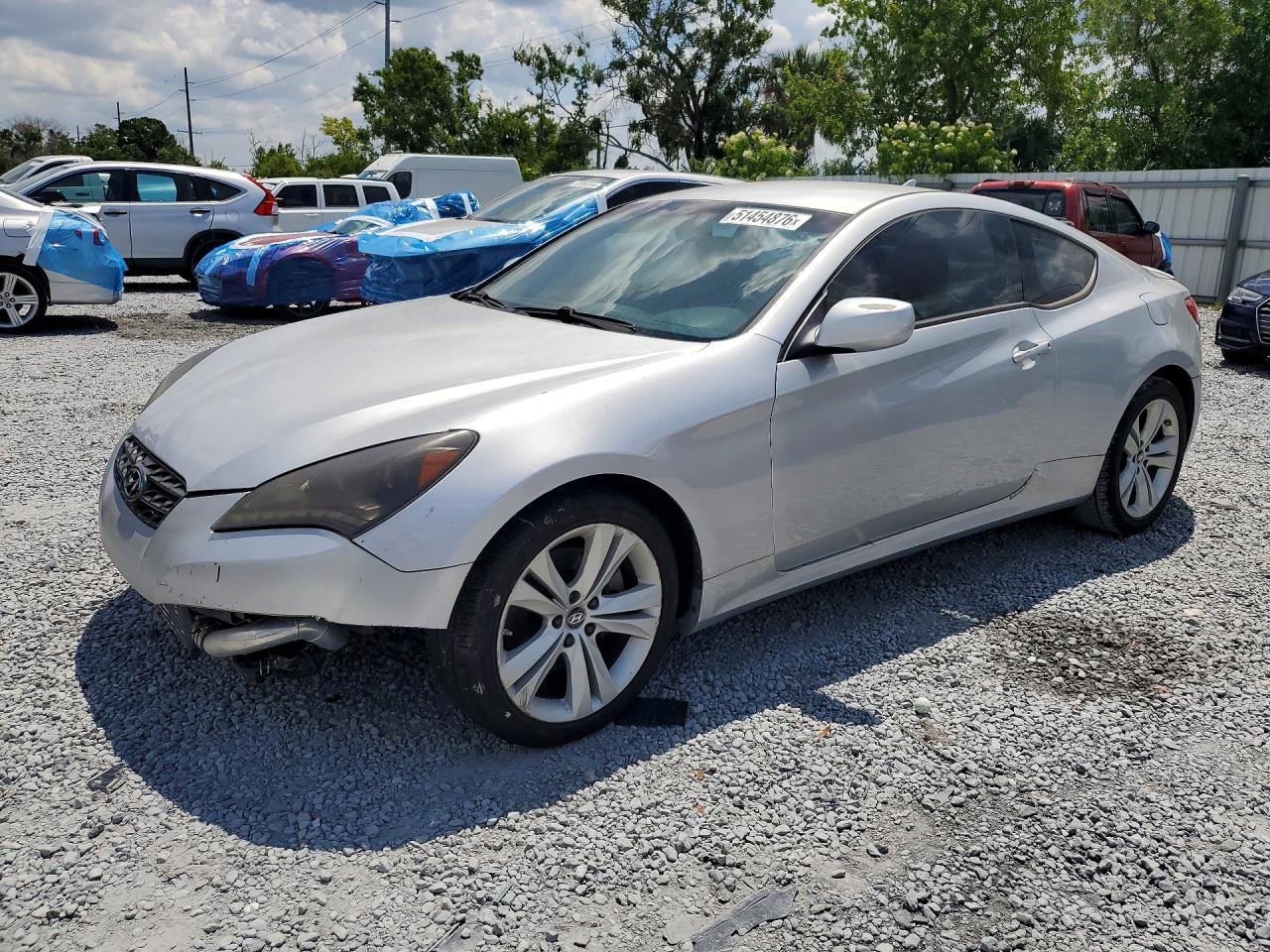 Salvage Hyundai Genesis Image