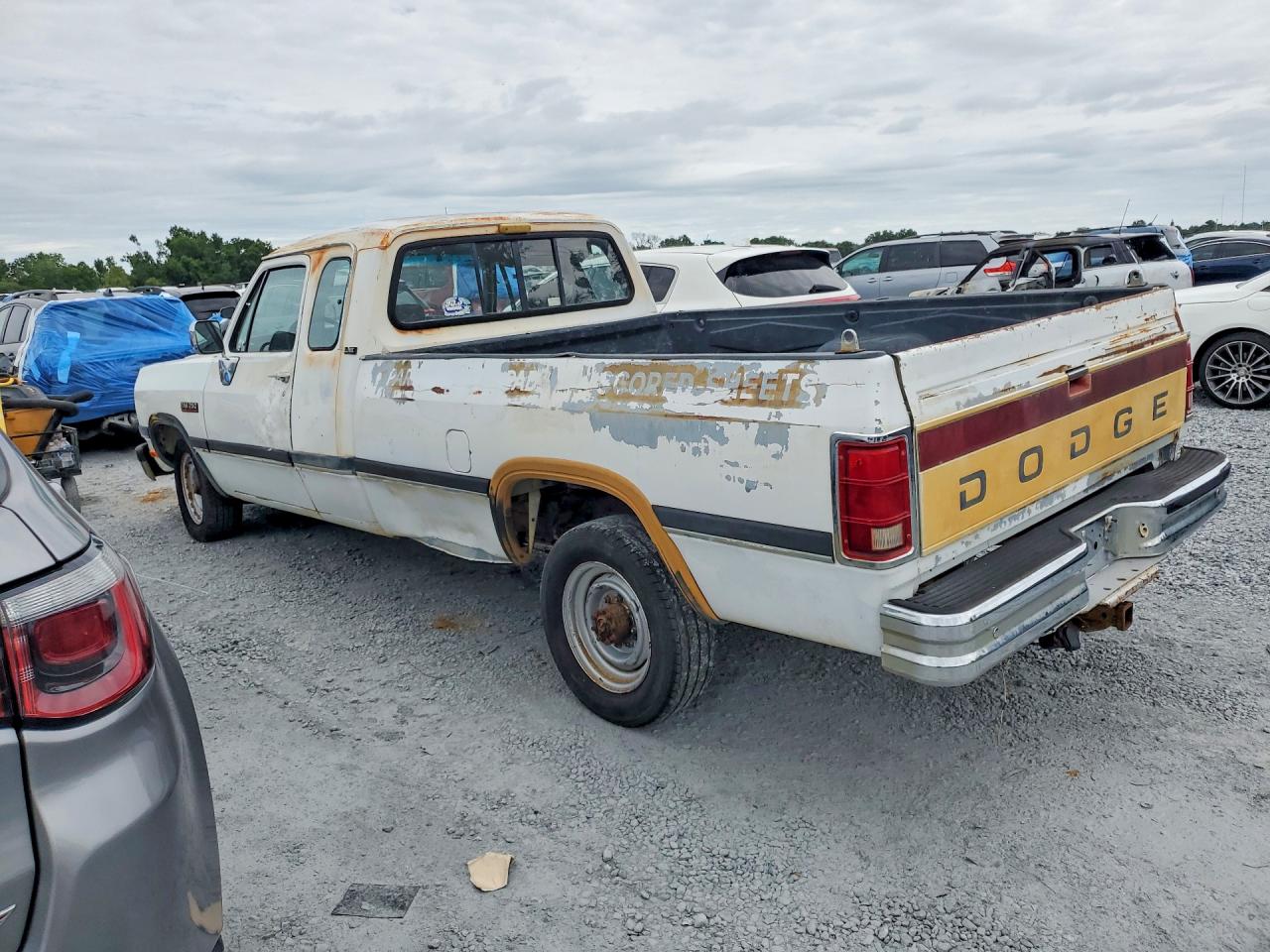 Dodge D-Series D200