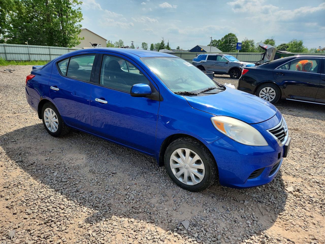 Nissan Versa 1.6 S