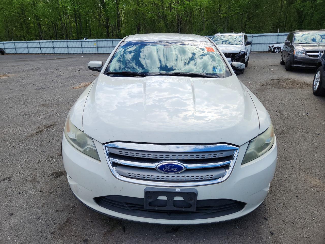 Ford Taurus Sel